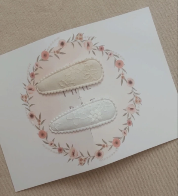 Embroidery Cream Crush Clip Set